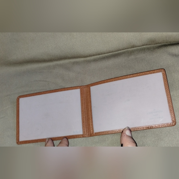 LOUIS VUITTON LEATHER BI-FOLD CARD/PHOTO HOLDER POCKET ORGANIZER ~ AUTHENTIC - Picture 11 of 14